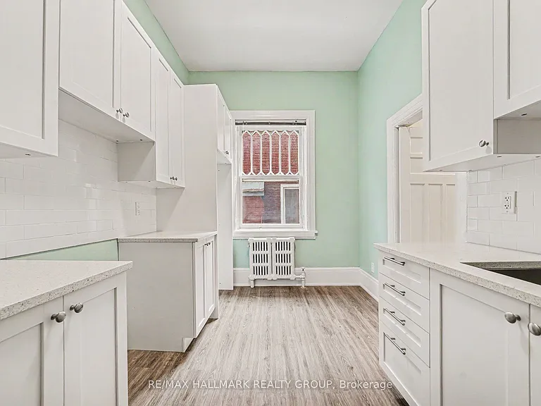 413 Elgin St #4 — Photo 12