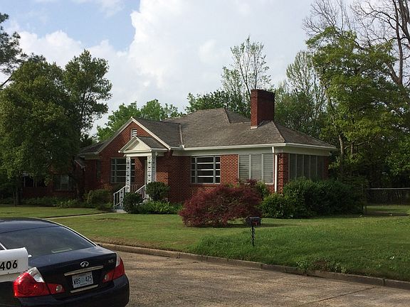 4th image of 1403 Parkway Dr