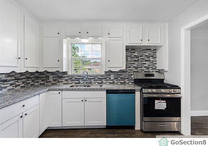 2nd image of 5627 Belarbor St