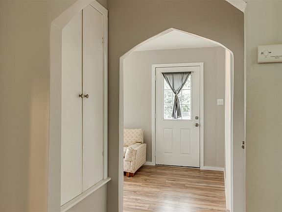 3rd image of 2611 E 1st Ave