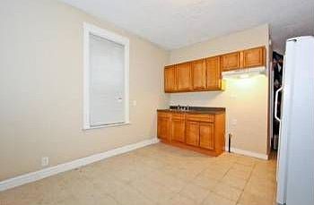 4th image of 8529 S Saginaw Ave