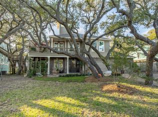 35 Bahama St, Rockport, TX 78382