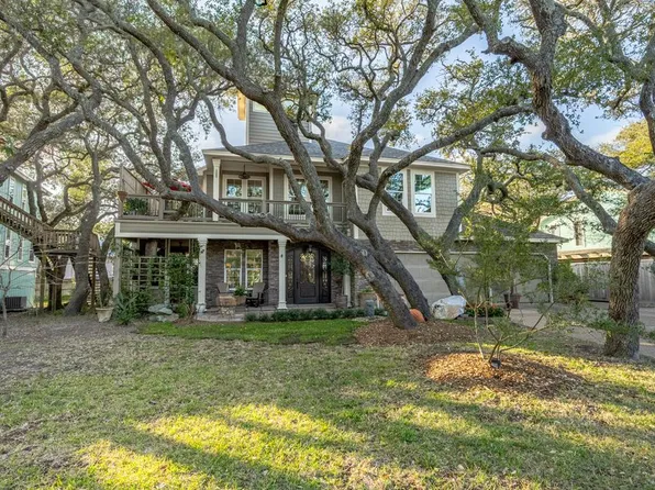 35 Bahama St, Rockport, TX 78382