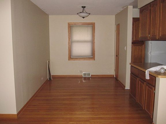 4th image of 1013 Westchester Blvd