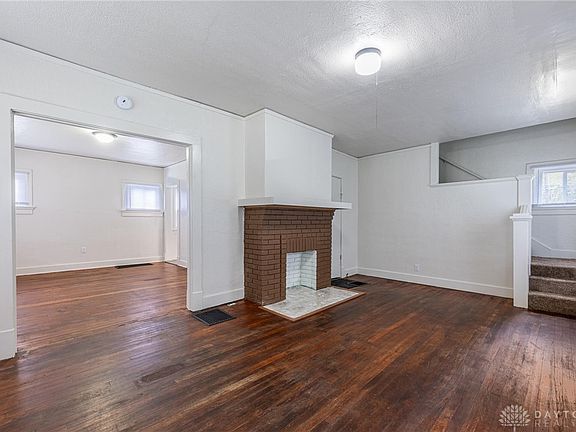 3rd image of 338 Kenwood Ave