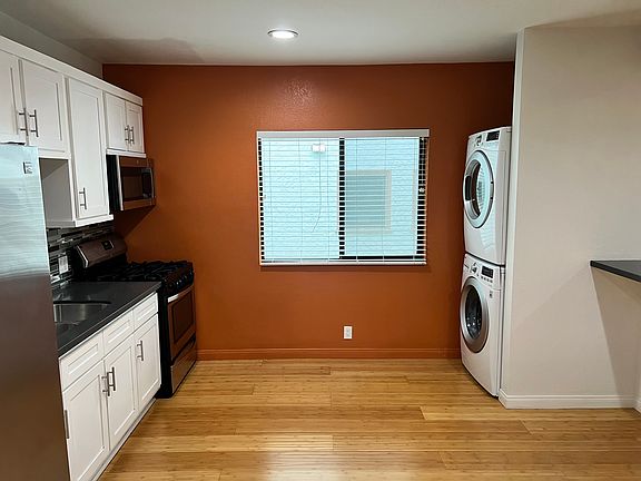 Washer-Dryer in Unit