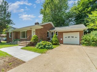 4015 Concord St, Midland, MI 48642