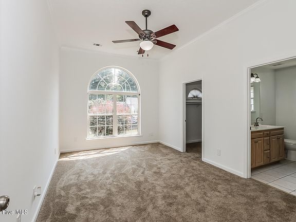 4th image of 253 Spring Oak Lane