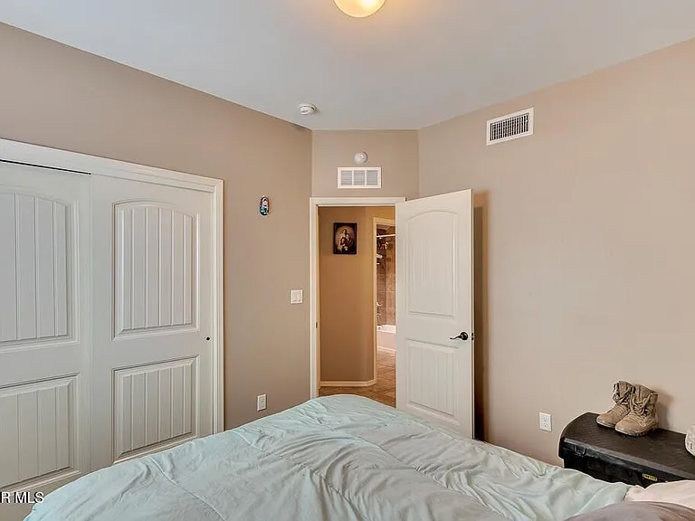 12921 Hueco Cave Dr — Photo 32