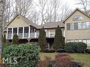 391 Mountain Trl, Hiawassee, GA 30546