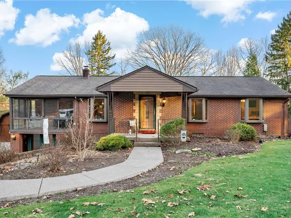 855 Coal Valley Rd, Clairton, PA 15025