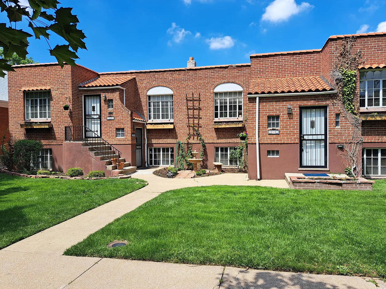 2 bed, 1086 sqft, $1,800 — Photo 1
