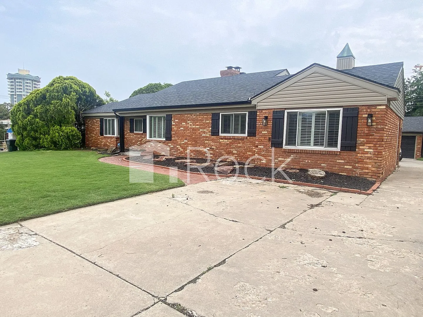 Beautiful North Okc Home With Utilities Included! Available Early September — Photo 3