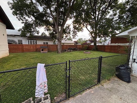 5th image of 305 W Ray Ave