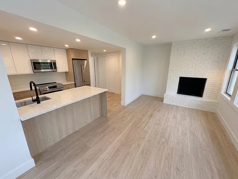 633 S Laflin St #306 — Photo 1