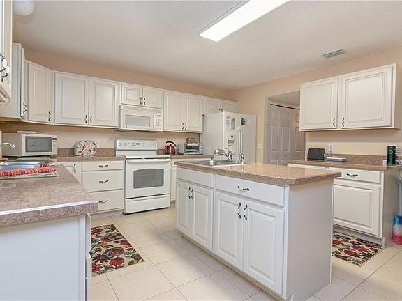 3rd image of 1761 Alambra Cir