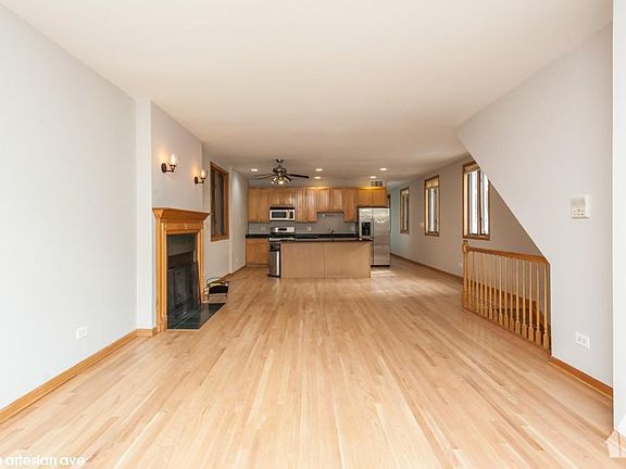 2nd image of 1401 N Artesian Ave #226
