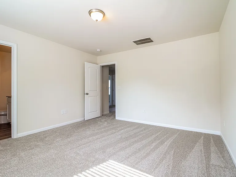 228 Wadsworth Rd — Photo 8