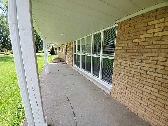3rd image of 120 Eastland Dr