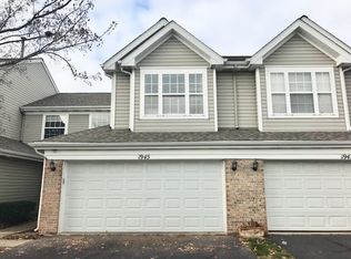 1945 Town Dr, Naperville, IL 60565