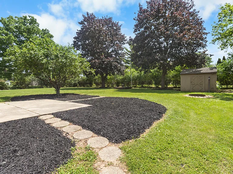 18525 Heathway Ln — Photo 25