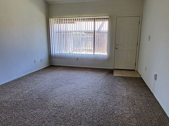 3rd image of 7512 Stockdale Hwy APT C