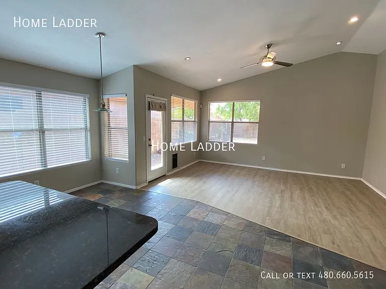 4723 E Weaver Rd — Photo 9