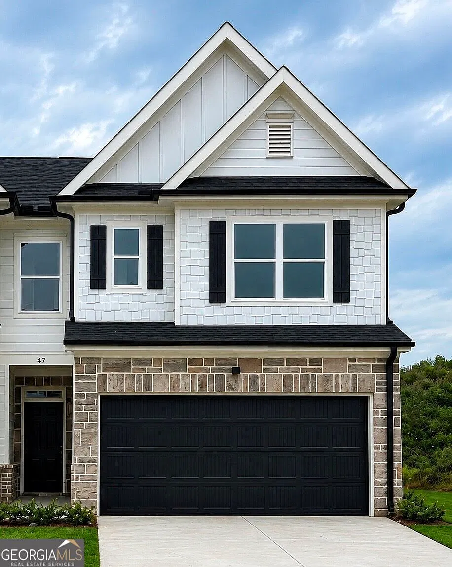 3 bed, 2.5 bath, 1660 sqft, $2,200 — Photo 1