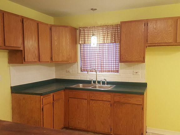 3rd image of 14616 Kenwood Ave