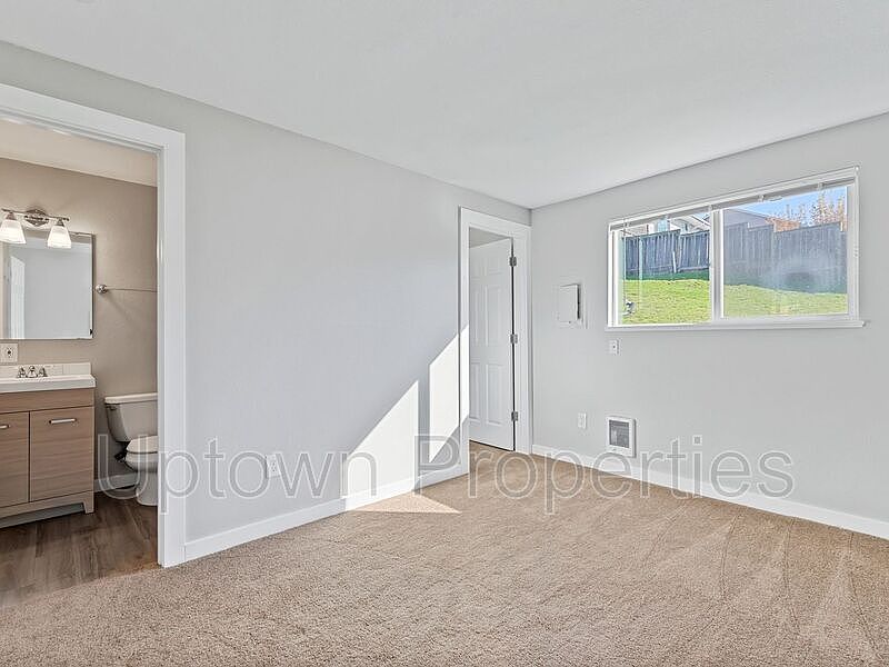 1st image of 6824 N Richmond Ave