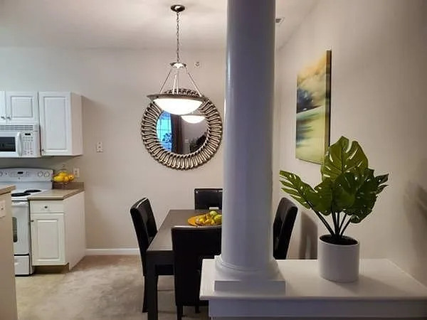 2BR, 2BA - Dining Room