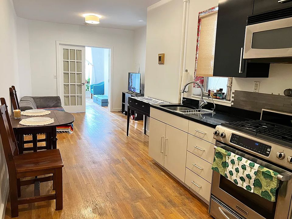 2nd image of 626 E 14th St APT 6