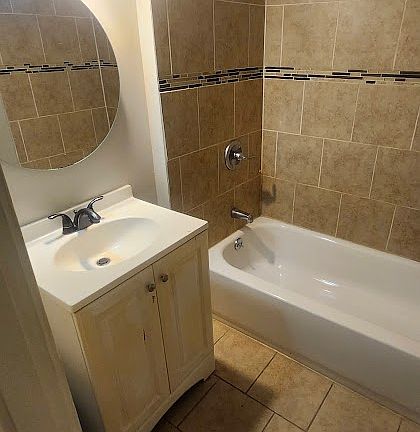 5th image of 2044 Highland Ave #4