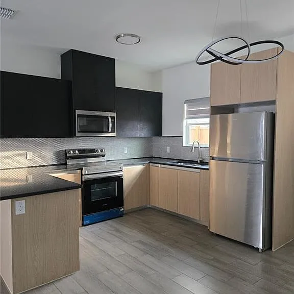 3904 Ventura Ave #1 — Photo 2