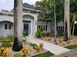 296 Island Cir, Sarasota, FL 34242