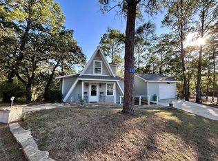 232 Clear Lake Dr, La Grange, TX 78945