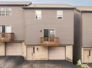 9 Sunridge Dr, Morgantown, WV 26505
