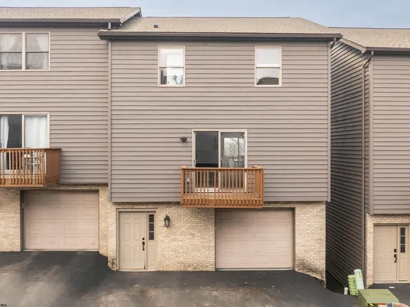 9 Sunridge Dr, Morgantown, WV 26505