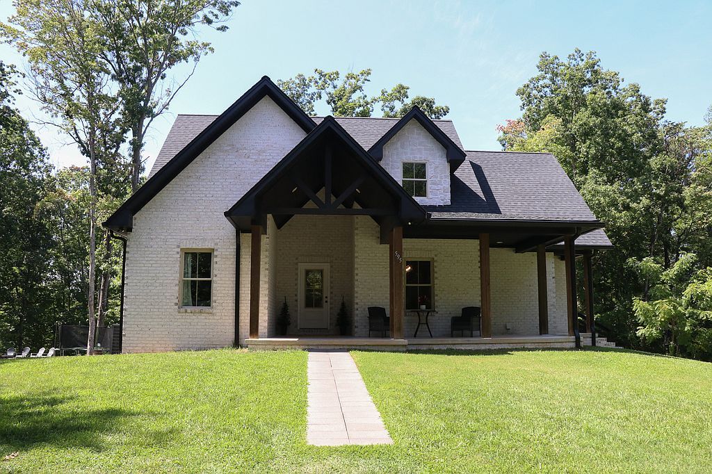595 Meadowbrook Ln - Property Image