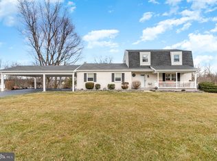 8 Banbury Rd, Hummelstown, PA 17036