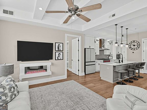 5th image of 58 Canton St Unit 202