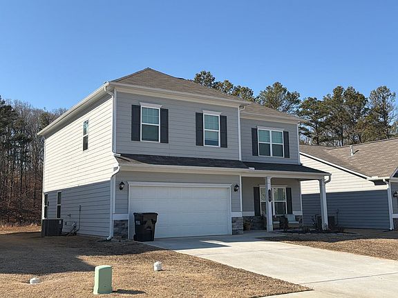 3rd image of 138 Graham Cir