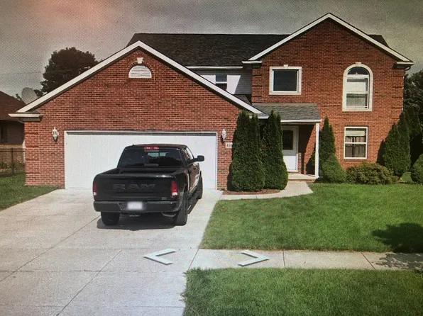 41664 Stonehenge Manor Dr, Clinton Township, MI 48038