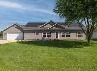 W7976 Vermeer St, Holmen, WI 54636