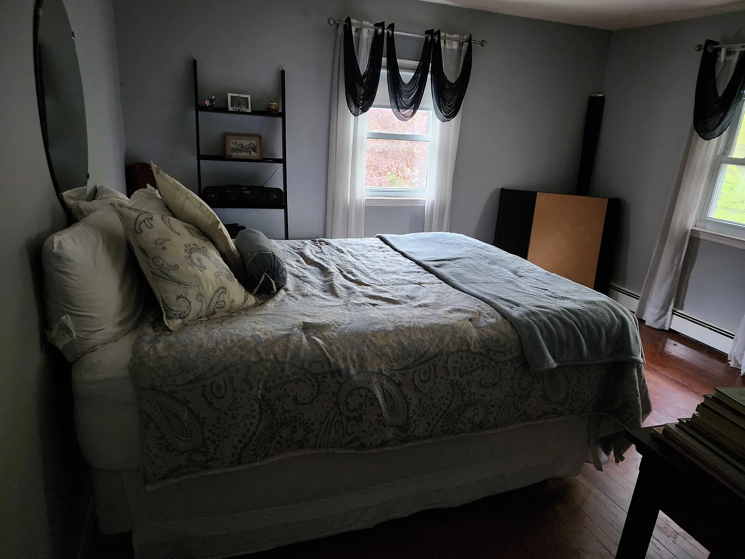 4 bed, 2500 sqft, $950 — Photo 2