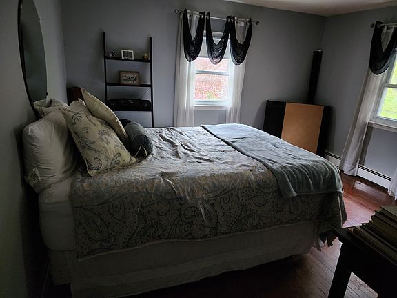 2nd image of 40 Roseville Ave Floor 1