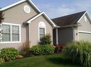 1438 Stratford Dr, Winona Lake, IN 46590