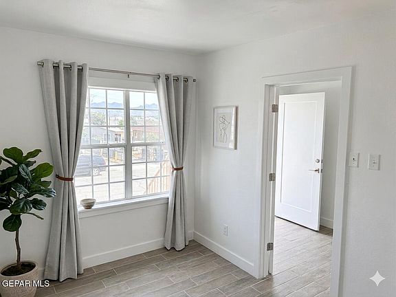 2nd image of 3527 E Missouri Ave #1