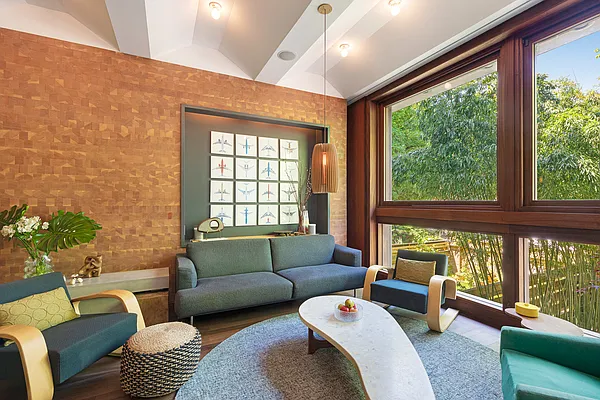 Rented by Compass | media 72