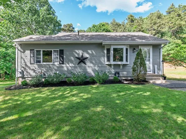 39 Esta Rd, Plymouth, MA 02360